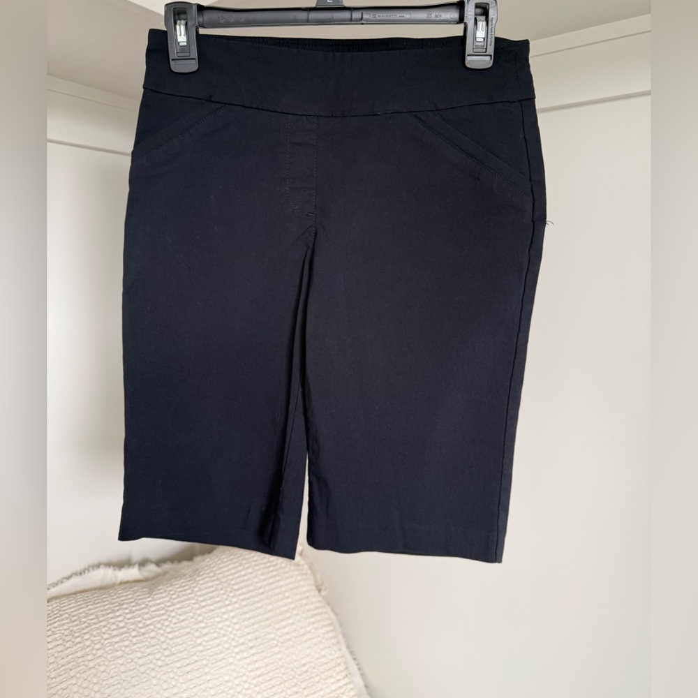 Dana Buchman Black Women's Wide Waistband Bermuda Shorts size Small